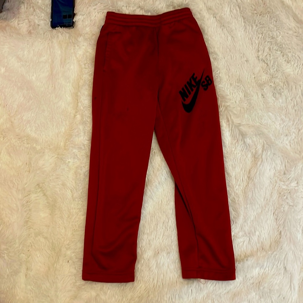 These Nike joggers are really cute and in good condition